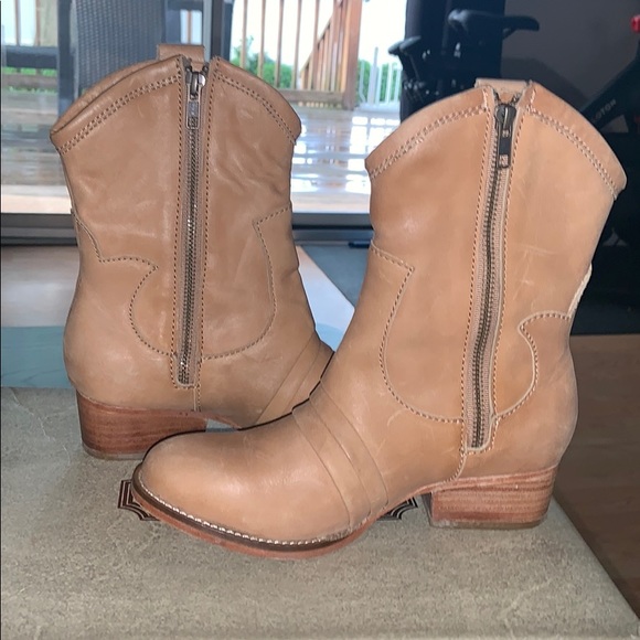 Booties - Picture 4 of 5